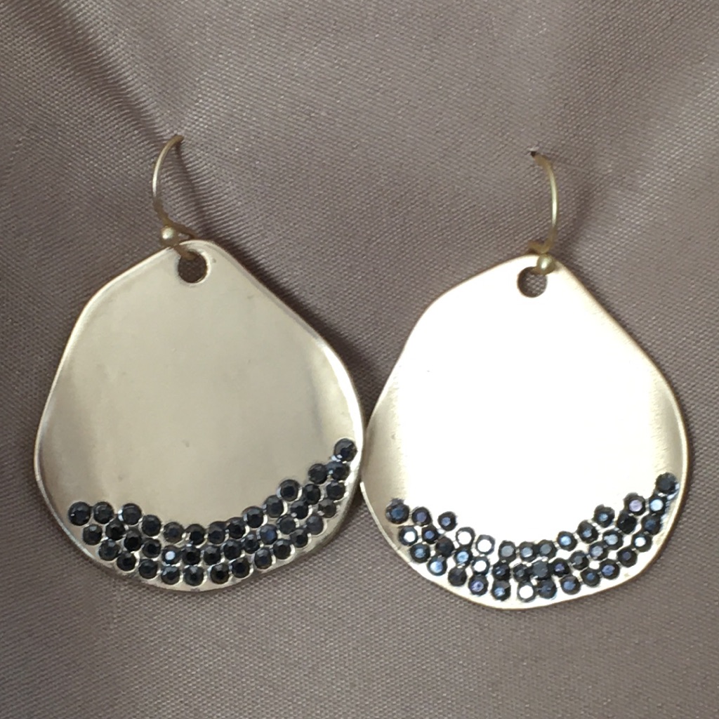 Sale! Nwt Drop Earrings With Crystals
